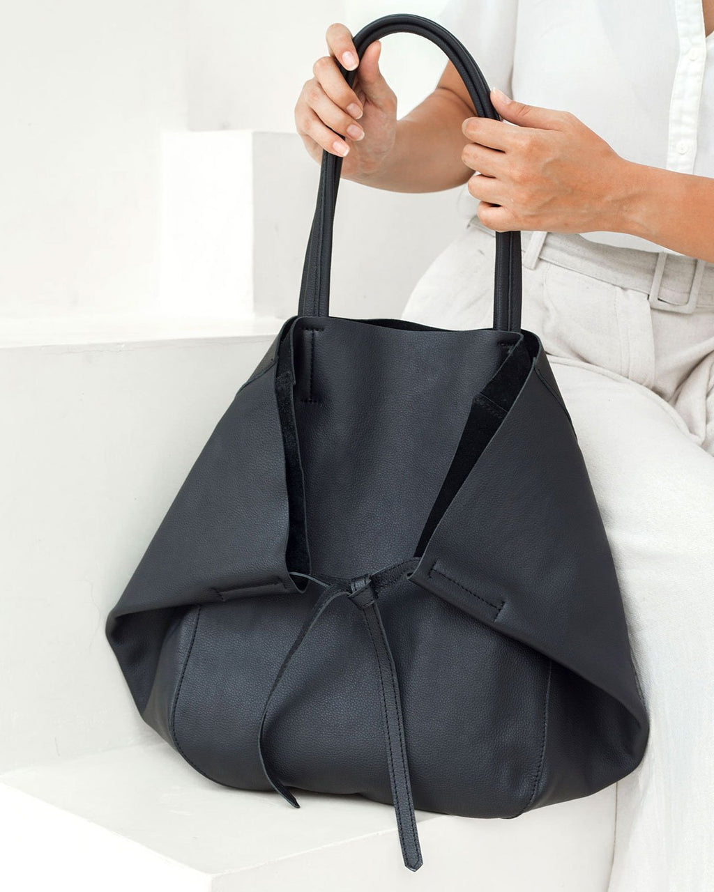milan-leather-tote-black-  display picture 1
