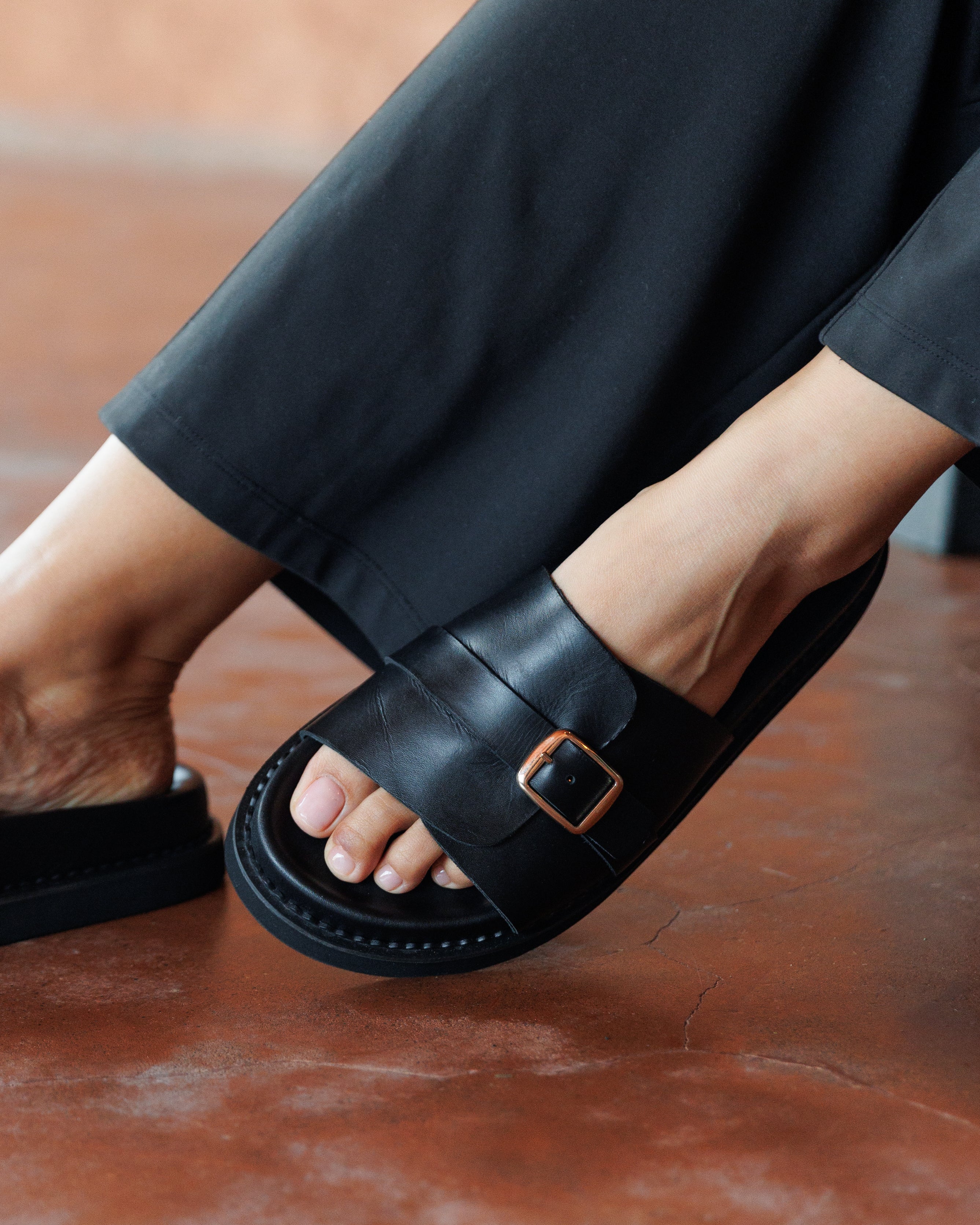 Osaka Sandal - Black – Liberté Leather