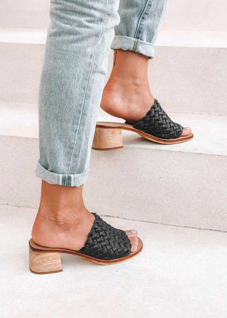 Santorini Woven Mule - Black